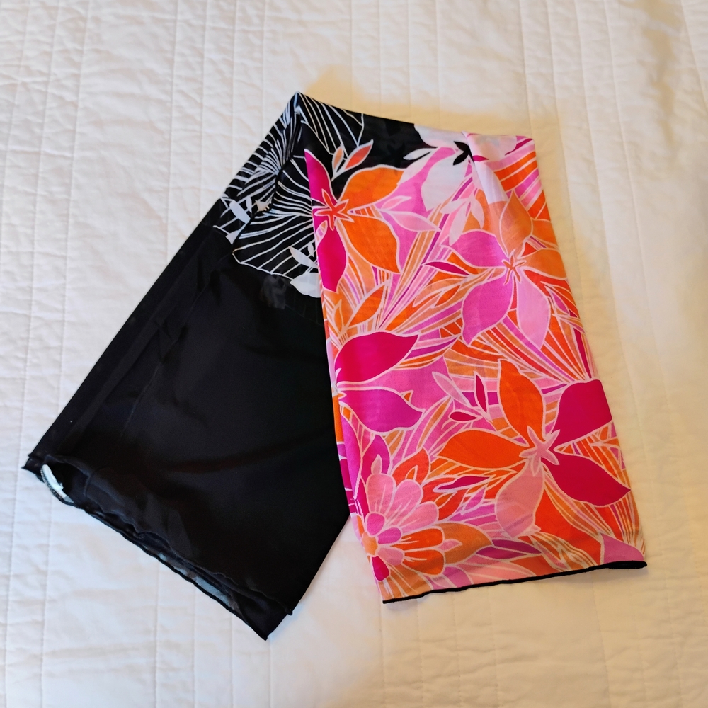 Floral Sarong Wrap in Black and Pink - Picture 9 of 10